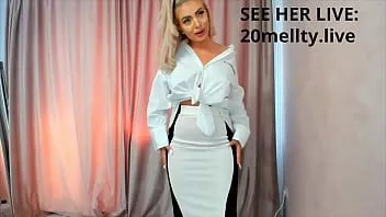 Play Hot big ass cam girl undressing from elegant outfit for the fingering creampie