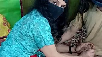 Play Boyfriend was surprised when his indian girlfriend offered him a beautiful handjob following an intense session of fondling her sexy boobs