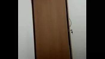 Redare Acesta este un videoclip pornografic al lui Dibbanflly Dibba din Gambia, care locuiește în Doha Qatar, videoclipul său gol în care își arată pula pe rețelele de socializare doamnelor la care răspunde la acest număr: 974 3169 3183