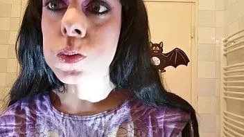 Jouer Brosse à dents fétichiste de la bouche et des dents après Goodmorning BJ pt2 HD
