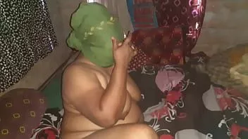 Play Stepmom is turned on by her stepson and decides to seduce him