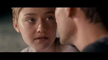 Oynat Dakota fanning - sahilde sıcak sahne