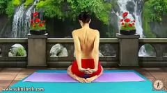 Reproducir Desafío GPP al aire libre de Julia V Earth: estiramiento muscular en topless y entrenamiento de prensa con temática sexual